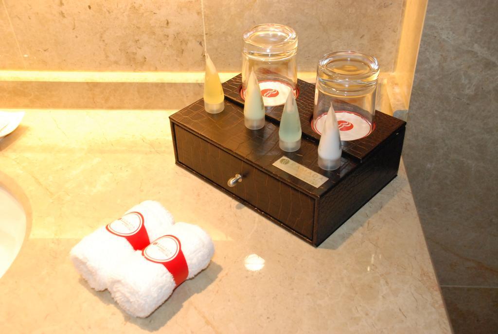 Ramada Plaza Shanghai Gateway חדר תמונה